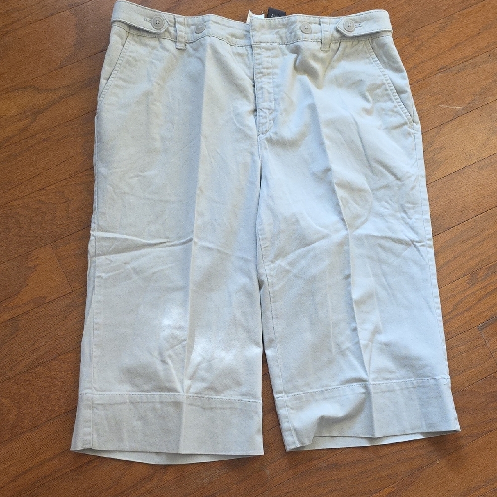 Womens Khaki Shorts‎